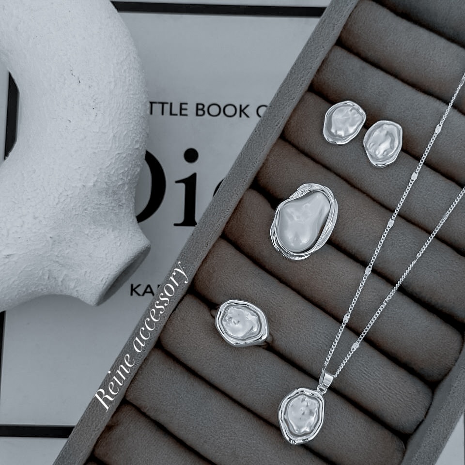 ست باروک شامل انگشتر، گوشواره و گردنبند